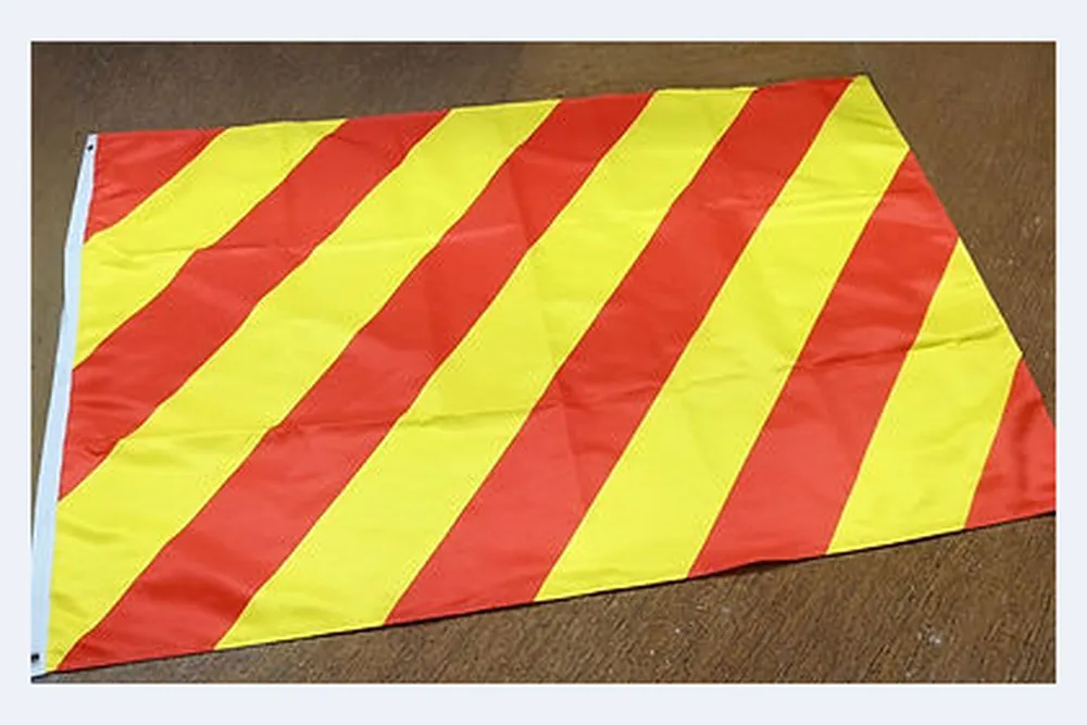 Bandeira náutica de sinalização do Código Internacional de Sinais confeccionada em Santos
